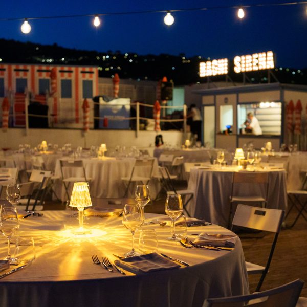 Bagni Sirena - Tavoli per la cena di Gala in terrazza