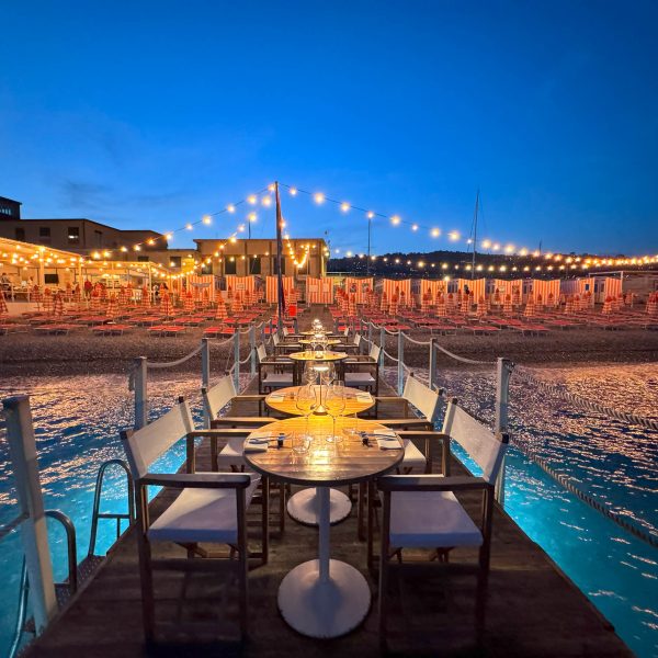 Bagni Sirena-Cena elegante sul pontile immerso nel mare di Santa Margherita ligure