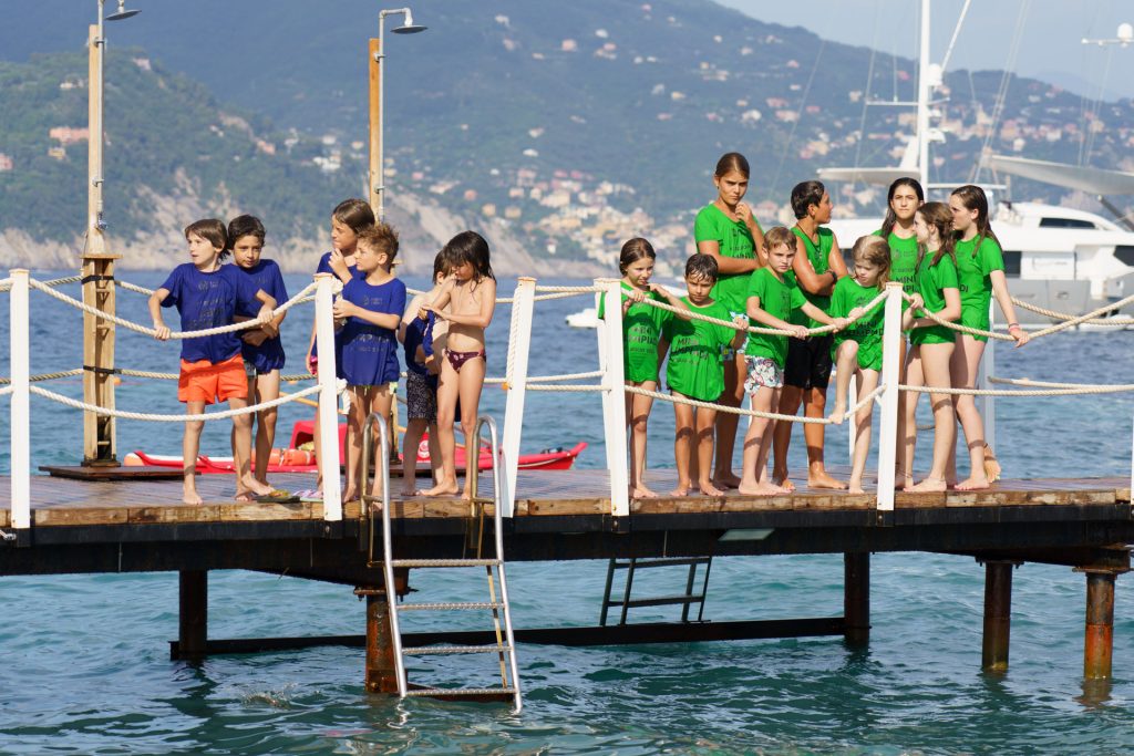 Bagni Sirena-Mini Olimpiadi gara di tuffi sul pontile