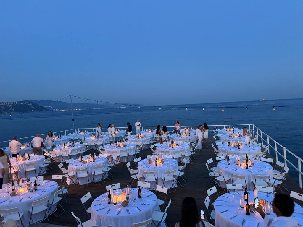 Bagni Sirena-Tavoli per evento vista mare