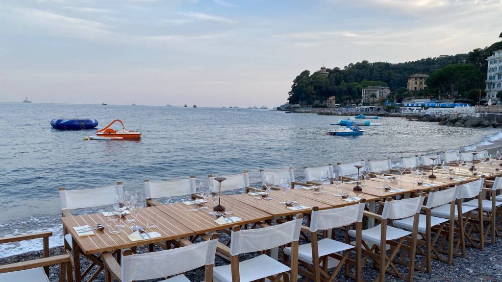 Bagni sirena-Tavoli in veranda